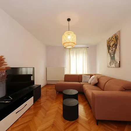 Lana Apartman Zára