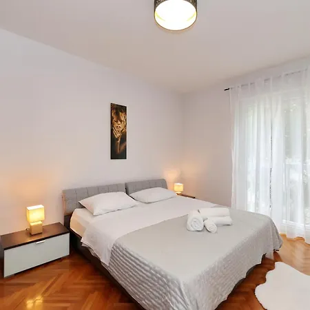 Lana Apartman Zára